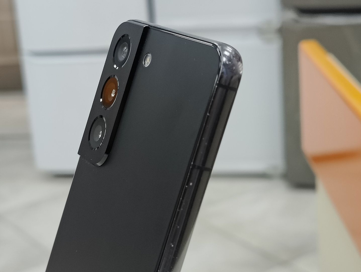 Смартфон Samsung Galaxy S22 8/128