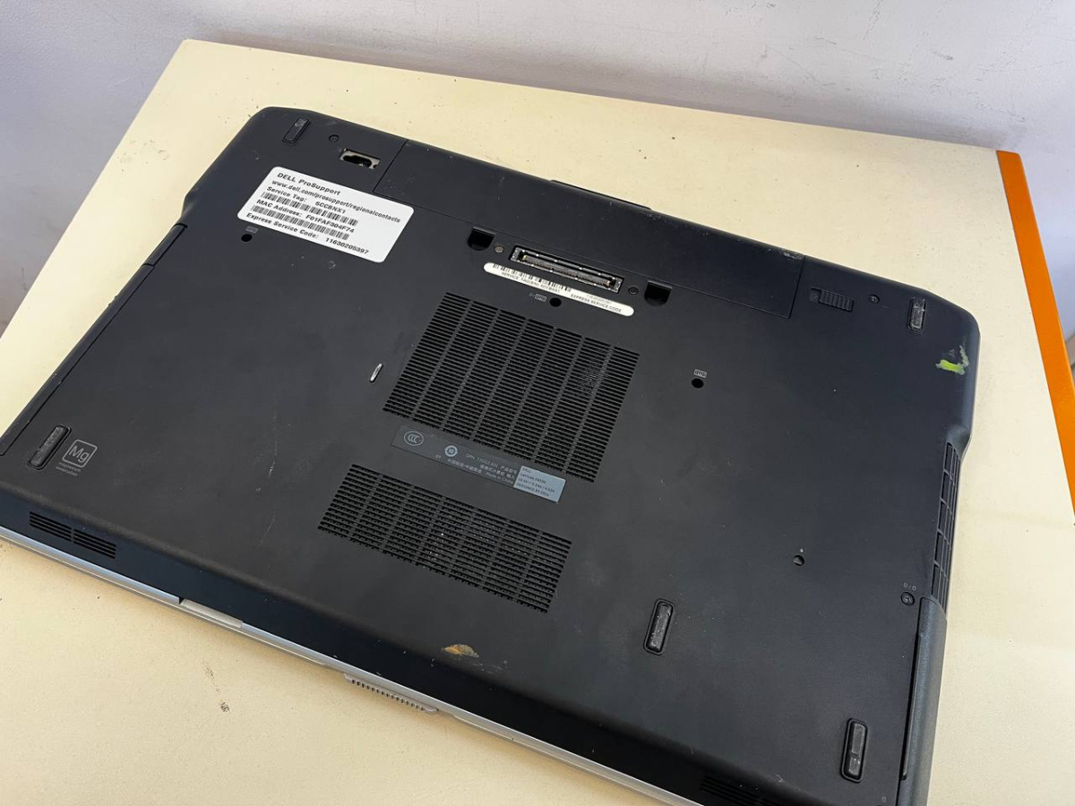 Ноутбук DELL; Core i5-3230M, Intel HD Graphics 4000, 4 Гб, 480 Гб, 650 Гб