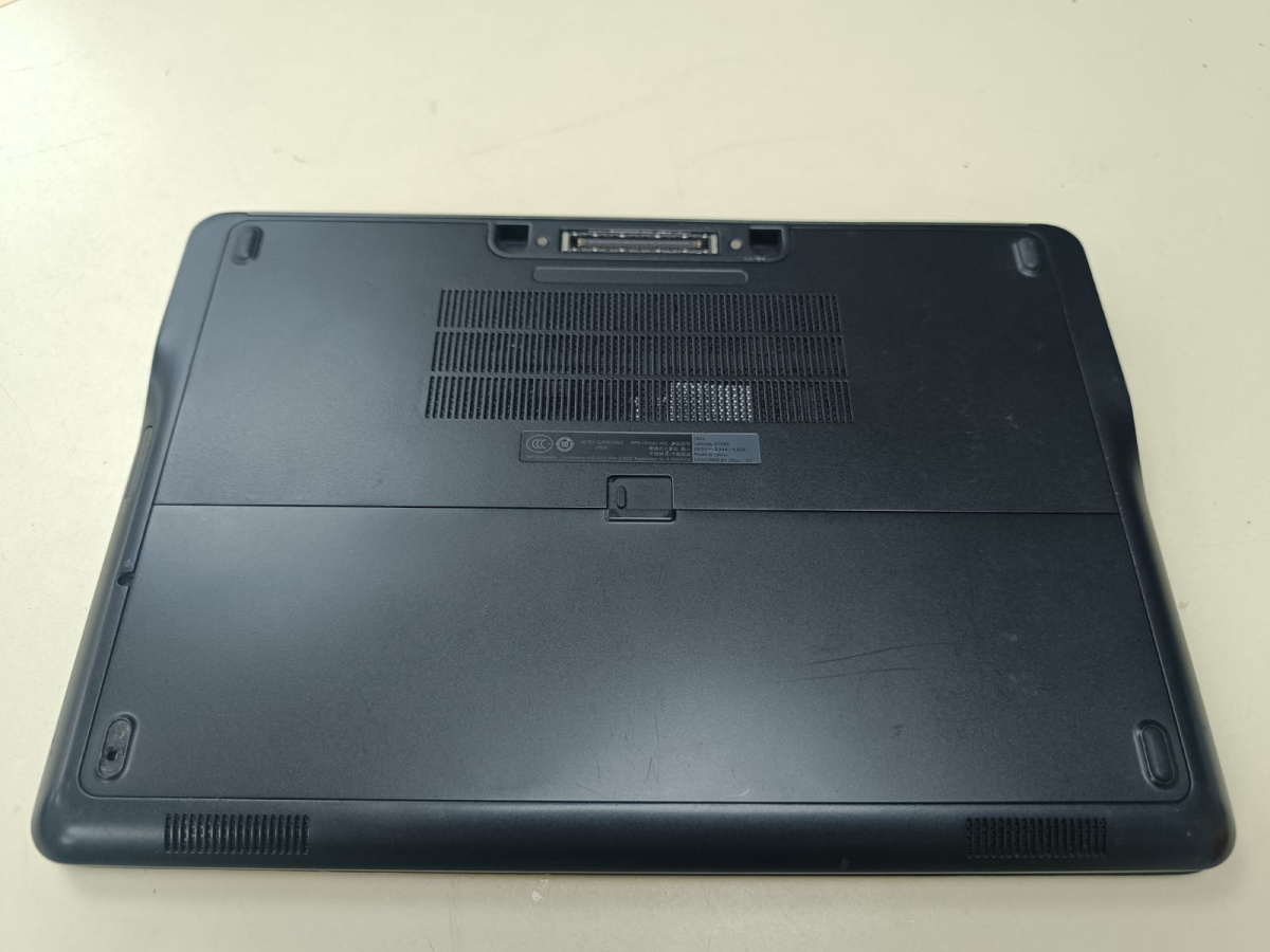 Ноутбук DELL; Core i5-4300U, HD Graphics famile, 12 Гб, 240 Гб, Нет