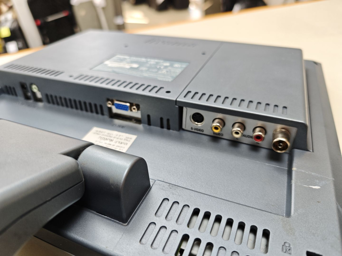 Монитор IIyama PROLITE E430T