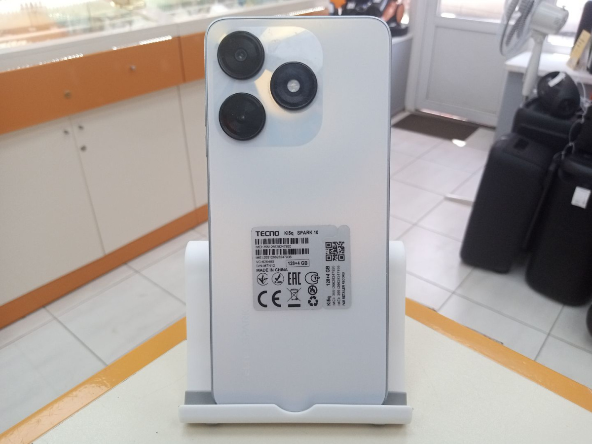 Смартфон Tecno Spark 10 4/128