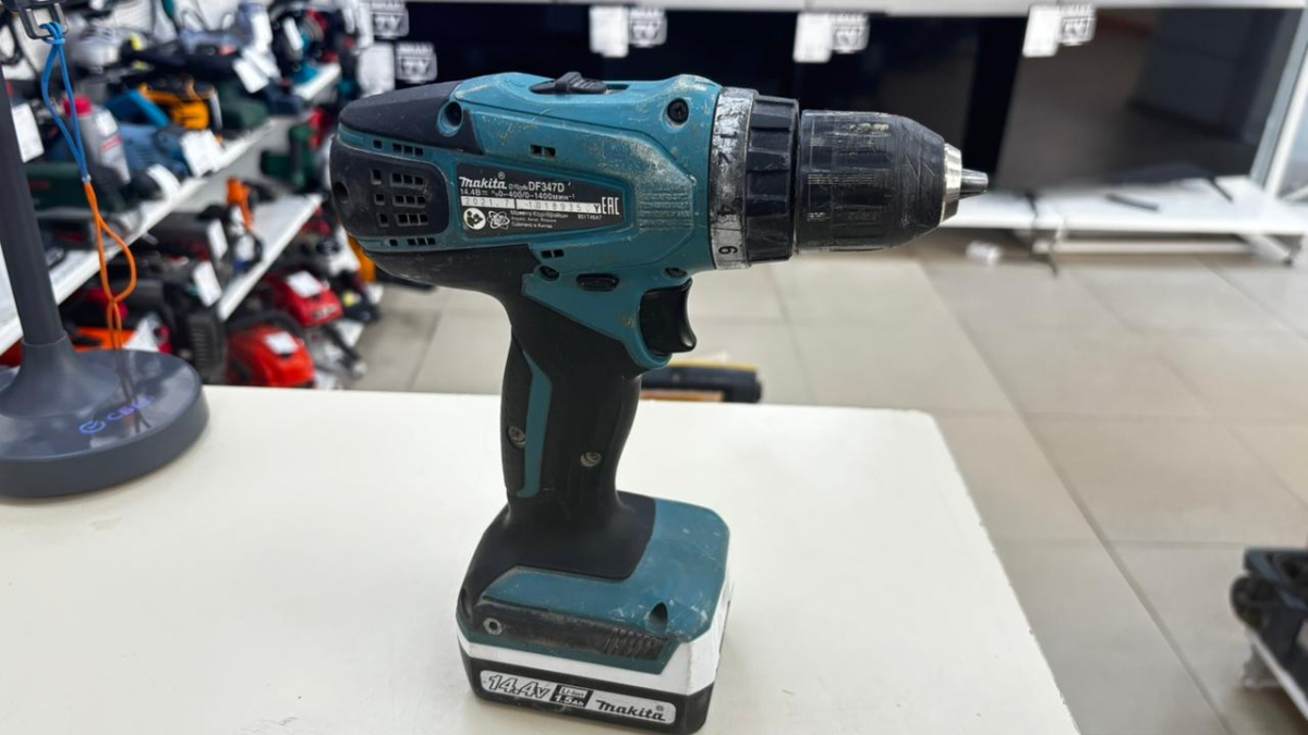 Шуруповерт Makita DF347D