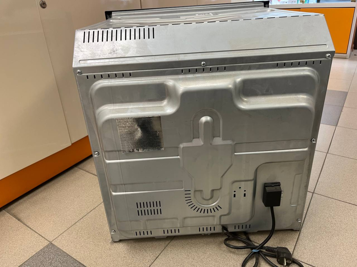 Духовой шкаф Beko BBIS17300BCS