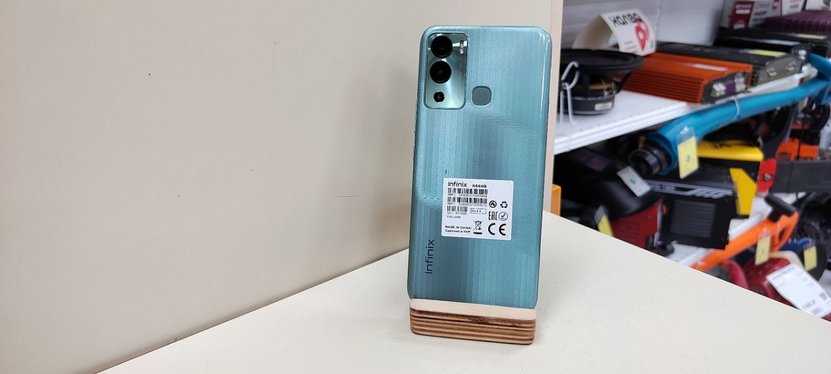 Смартфон Infinix HOT 12i 4/64