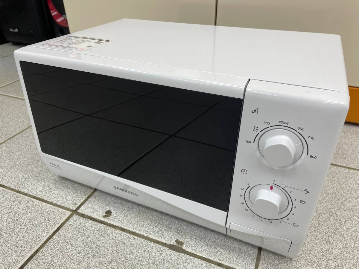 Микроволновая печь Samsung ME81KRW-2