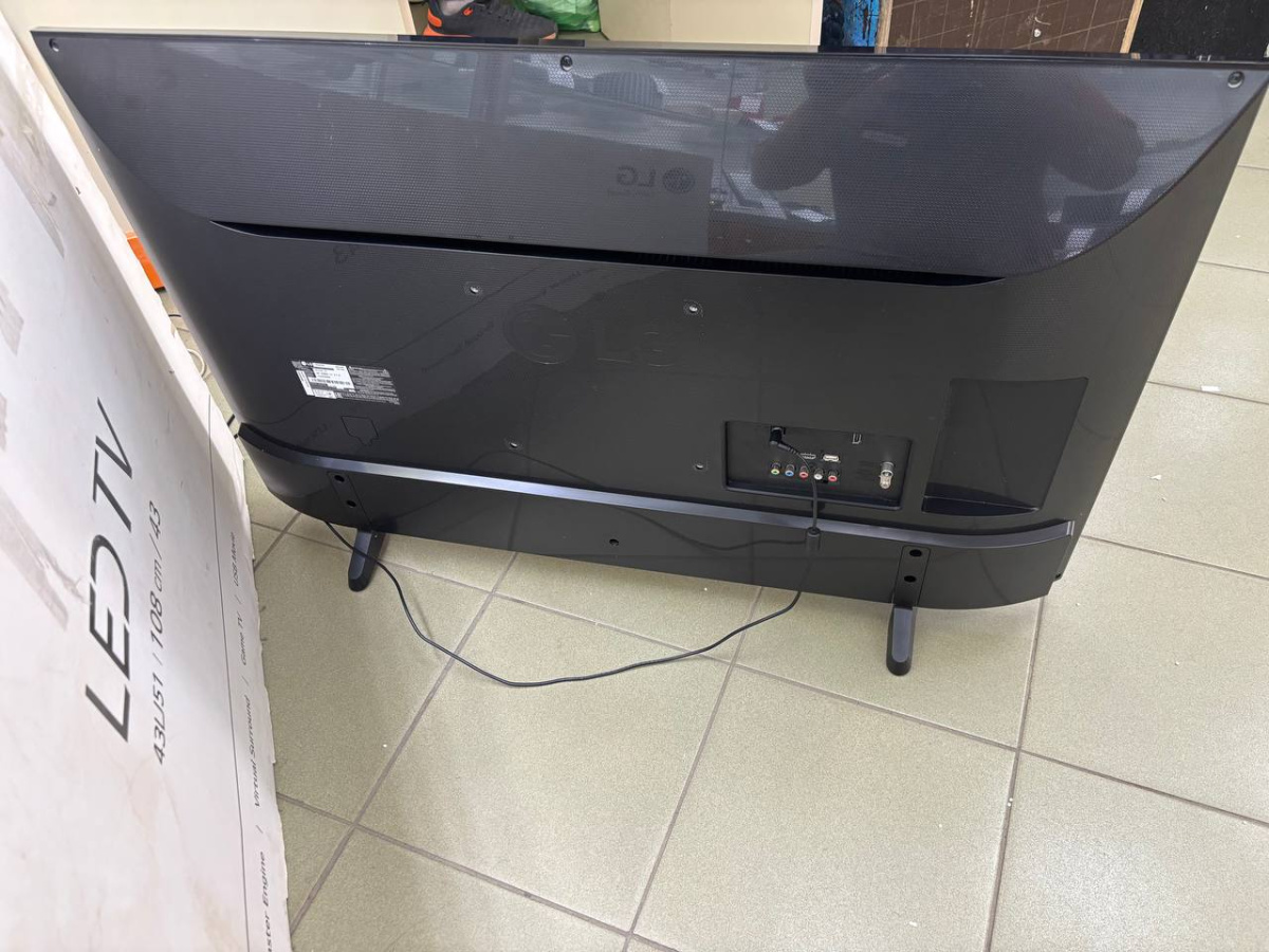 LED Телевизор LG 43U51