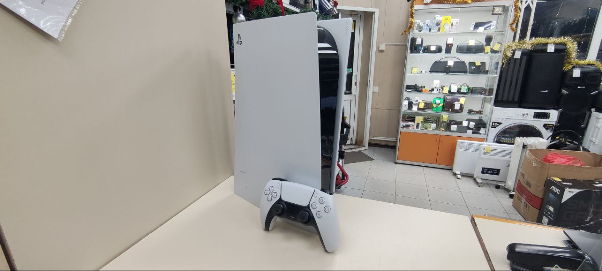 Игровая приставка PlayStation 5 825Gb (С дисководом)