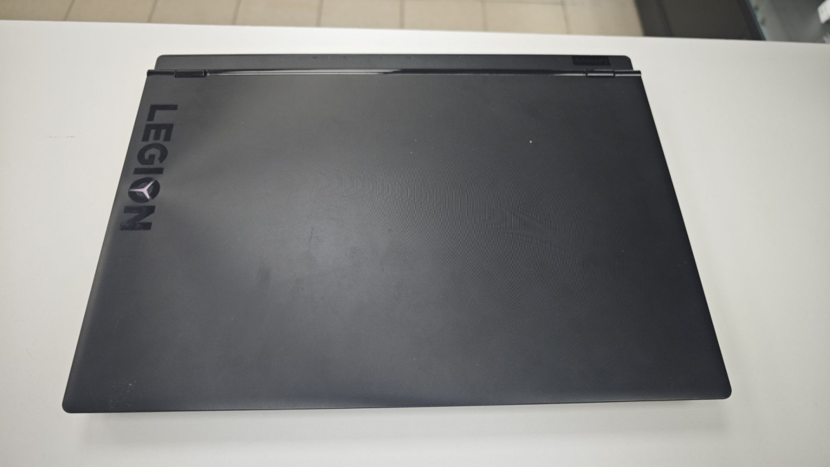 Ноутбук Lenovo; Core i7-8750H, Intel HD Graphics 630, 8 Гб, 240 Гб, 1 Tb