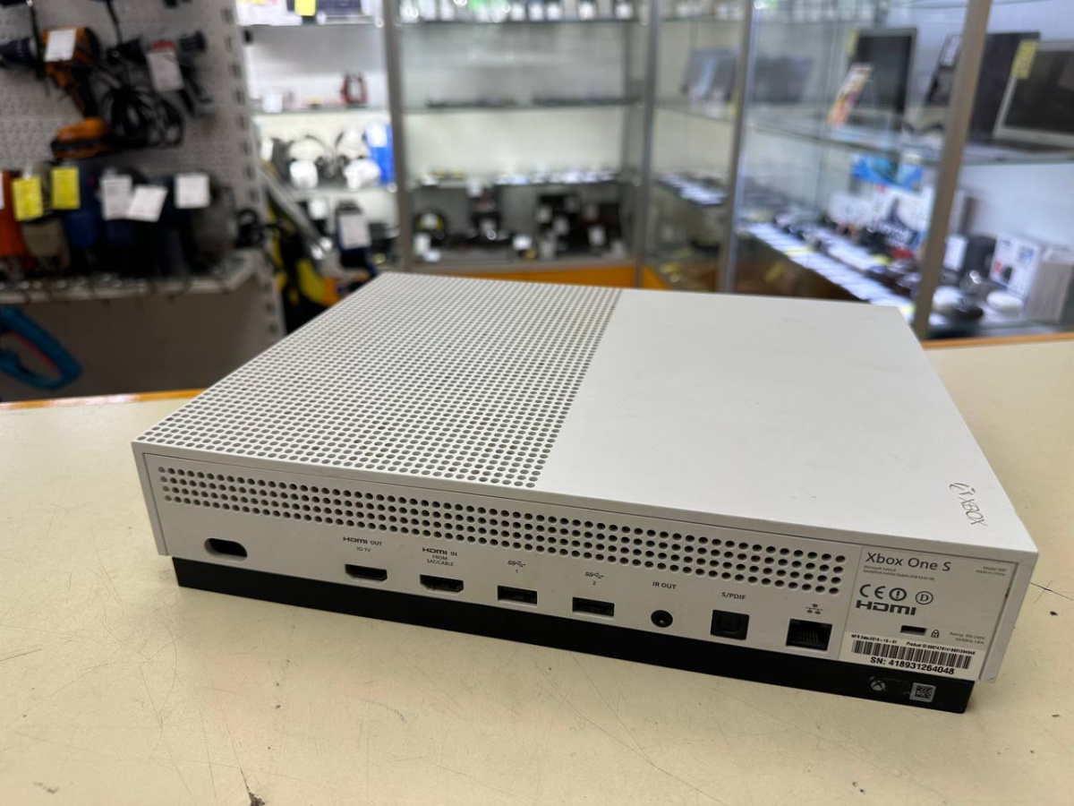 Игровая приставка Xbox One S 500Gb