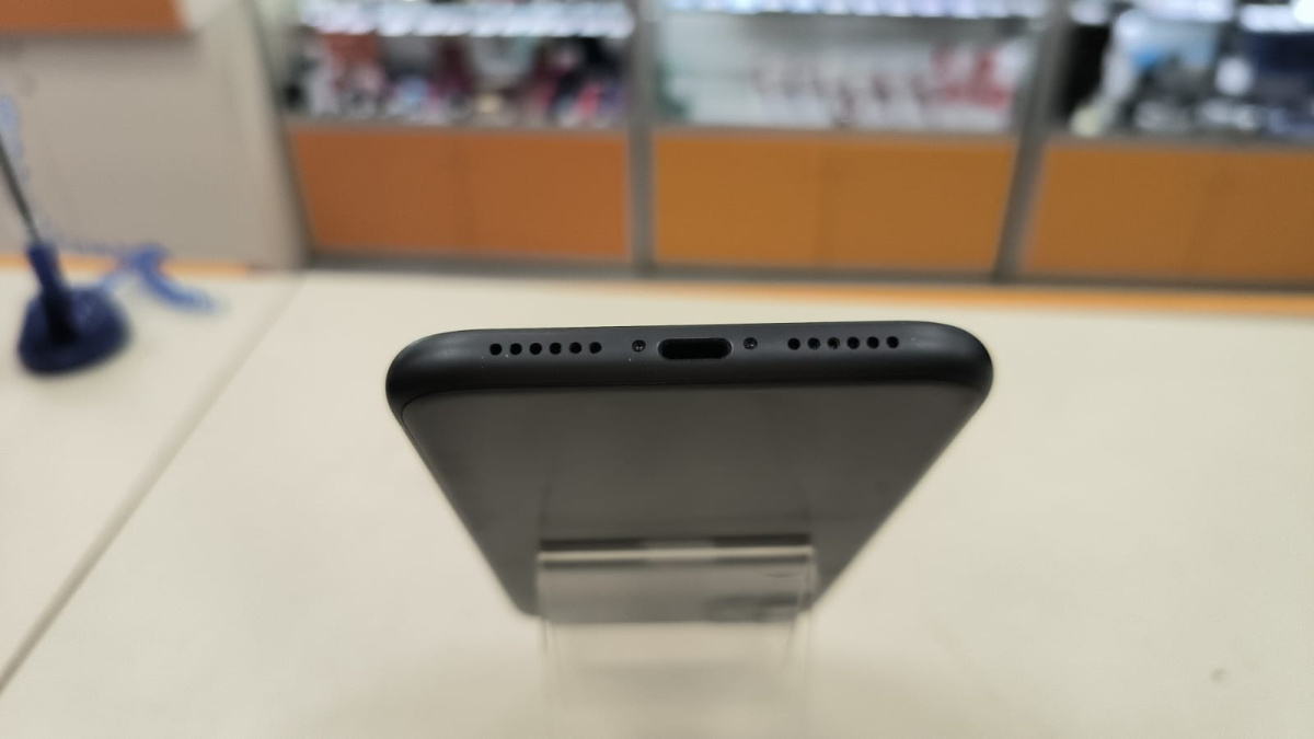 Смартфон Apple iPhone 11 128Gb