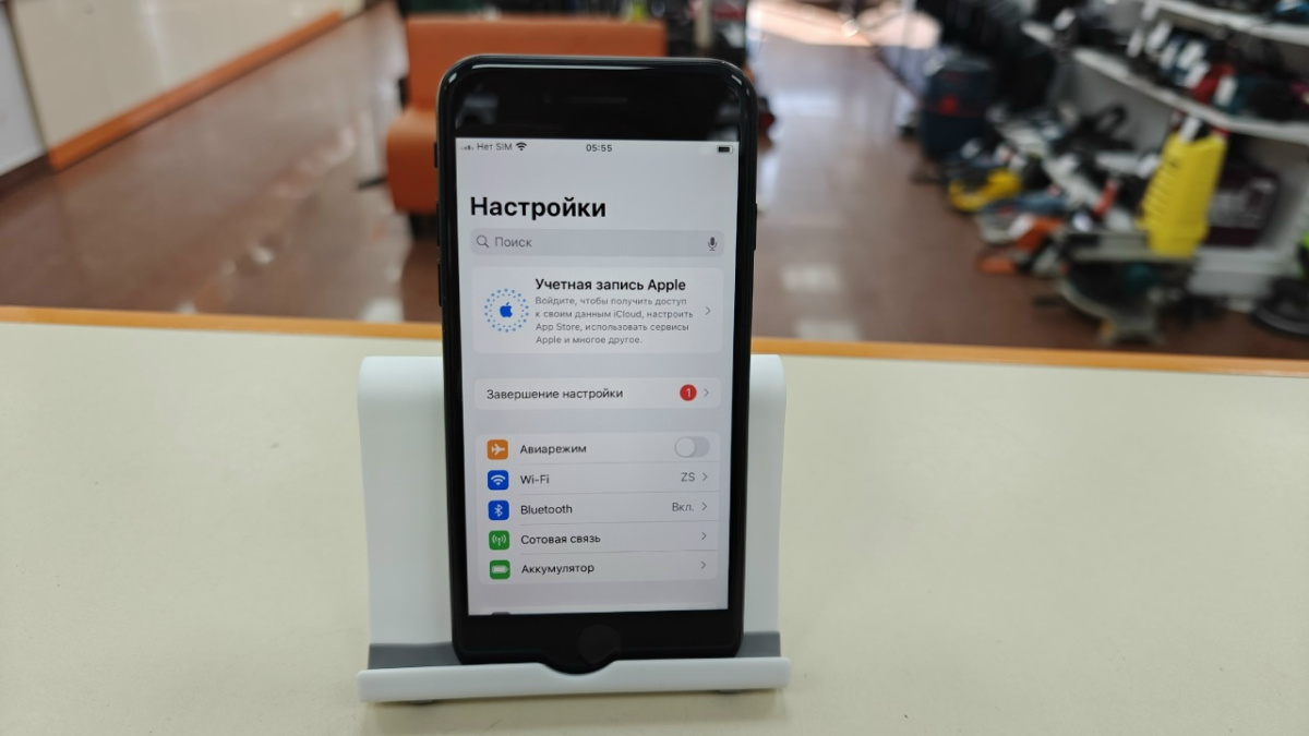 Смартфон Apple iPhone SE 2020 64Gb