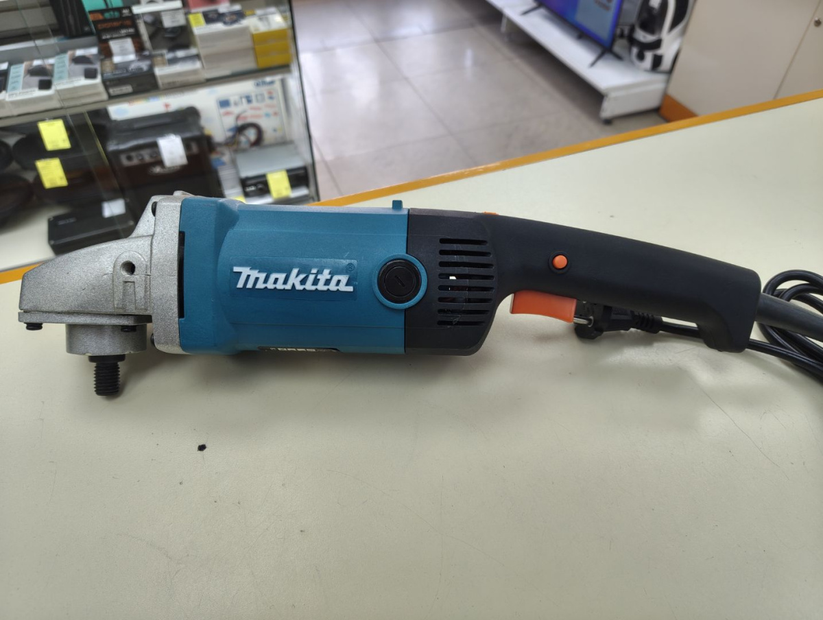 Полировальная машина Makita 9227CB