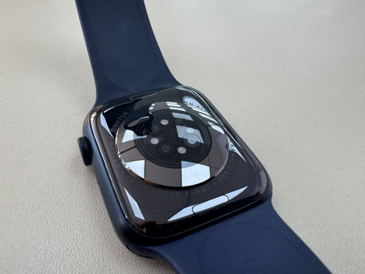 Смарт-часы Apple Watch Series 7 45mm