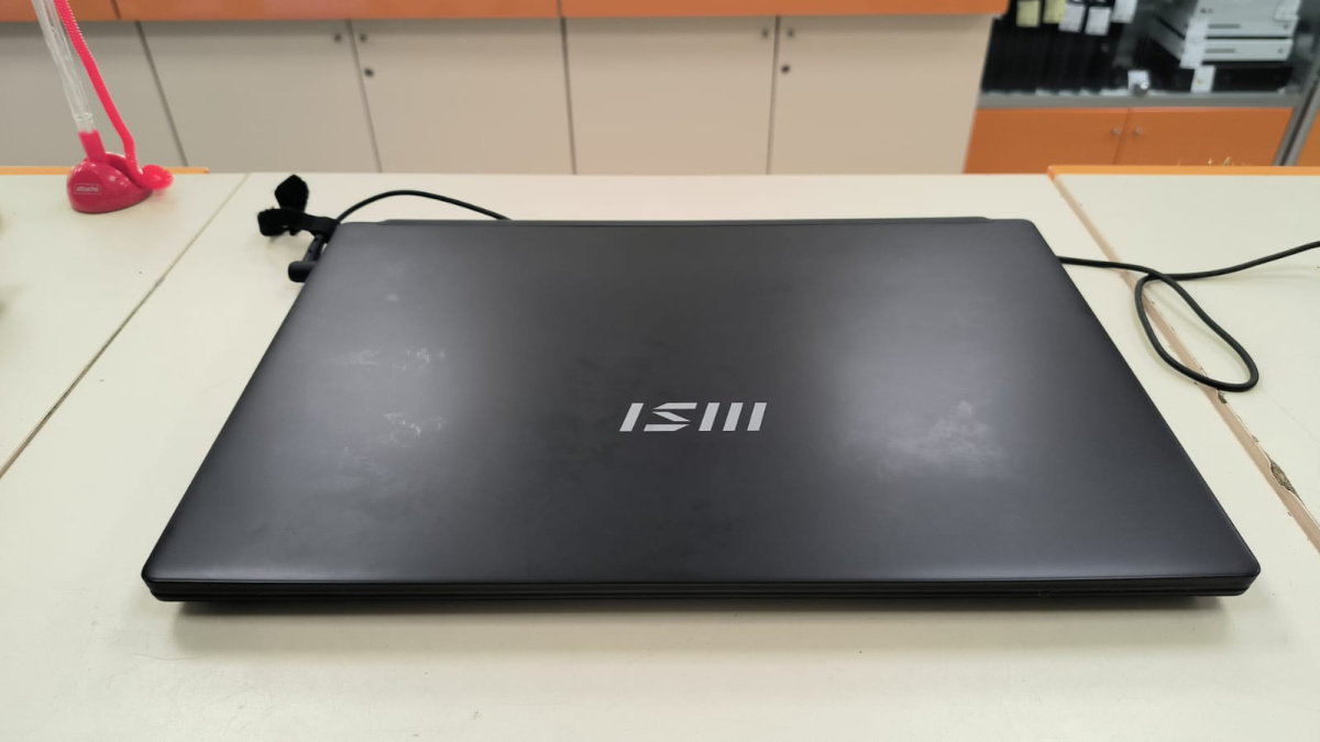 Ноутбук MSI Modern15 B12M-211RU; Core i3-1215U, Intel UHD Graphics, 8 Гб, 240 Гб, Нет