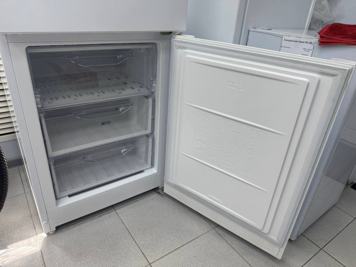 Холодильник Indesit ds318w;
