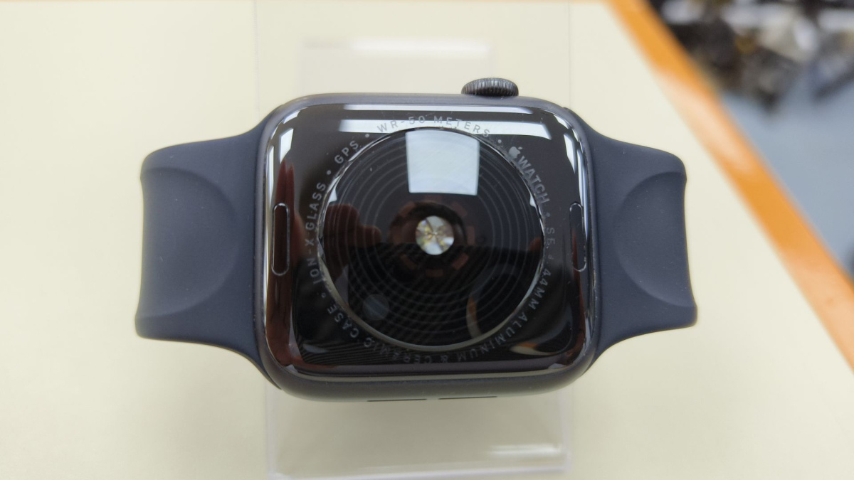 Смарт-часы Apple Watch SE 44mm