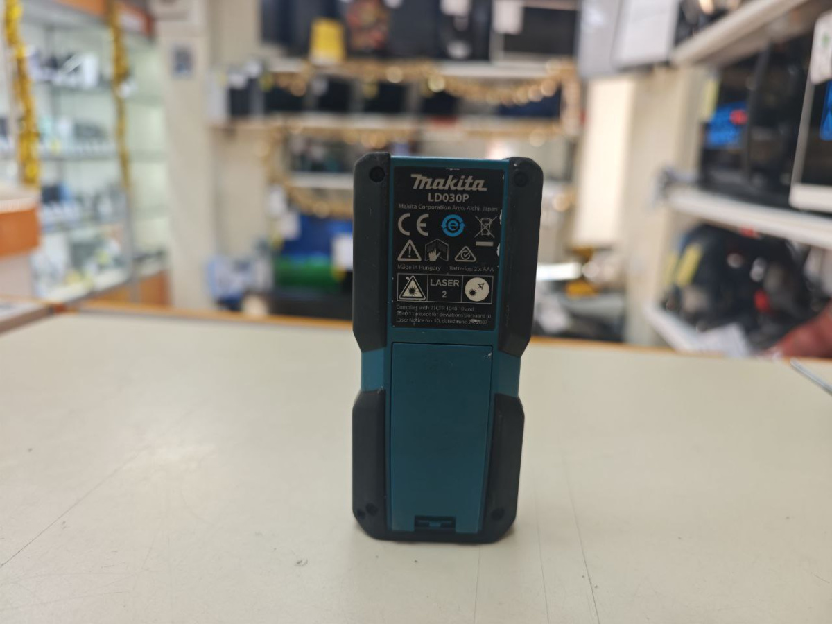 Дальномер Makita LD030P