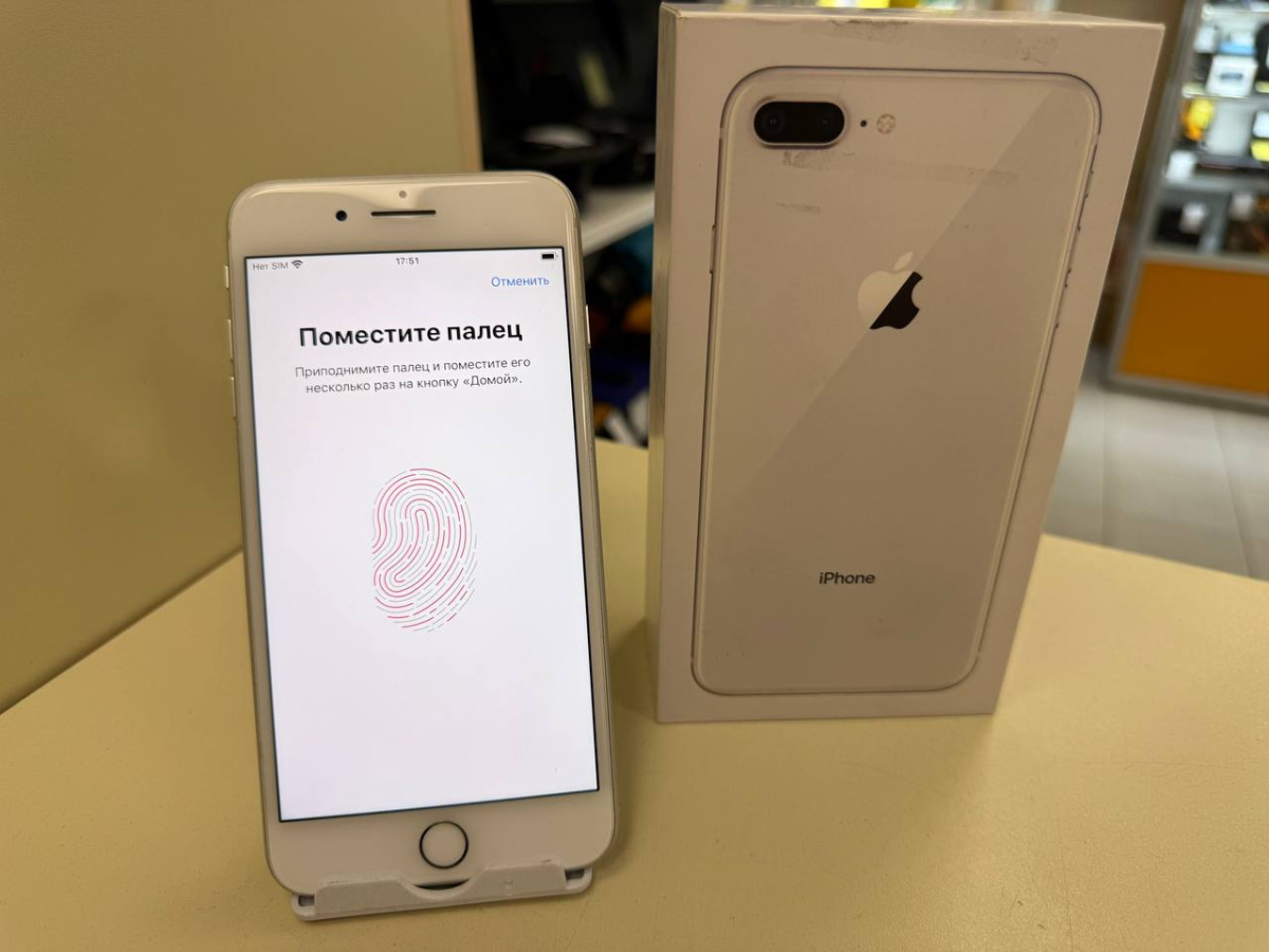Смартфон Apple iPhone 8 Plus 64Gb