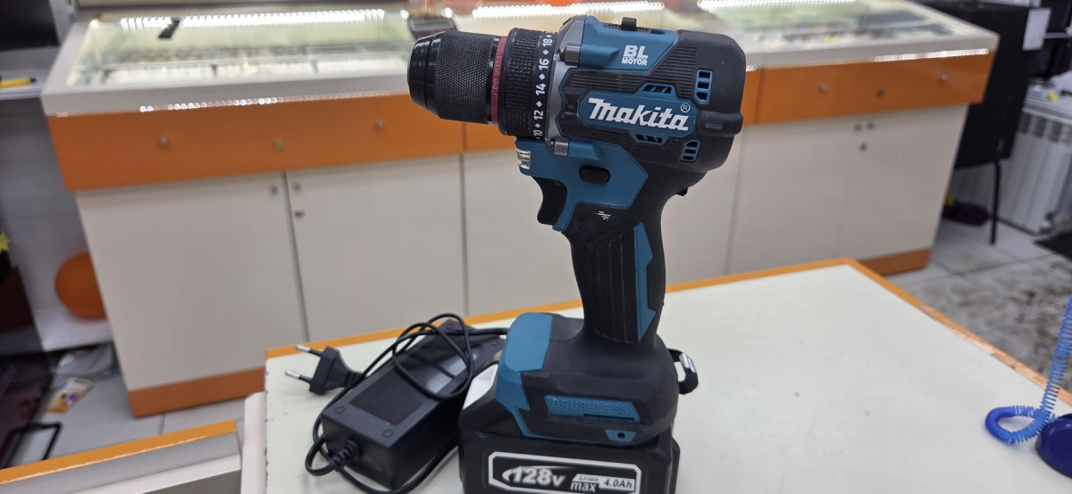 Шуруповерт Makita 123.