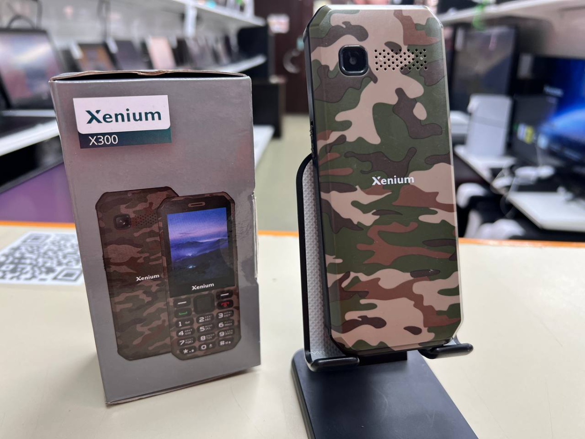 Смартфон Philips Xenium X300