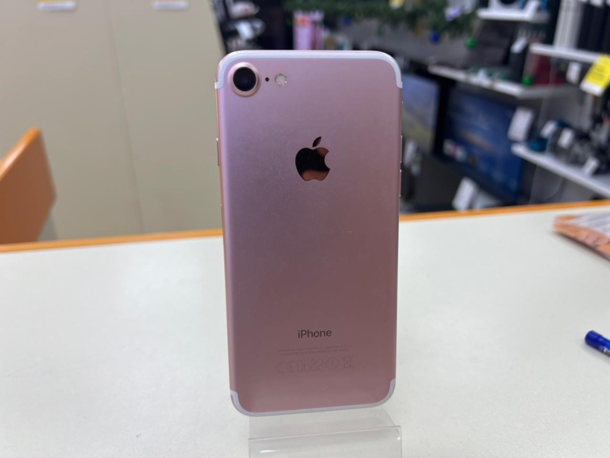 Смартфон Apple iPhone 7 32Gb