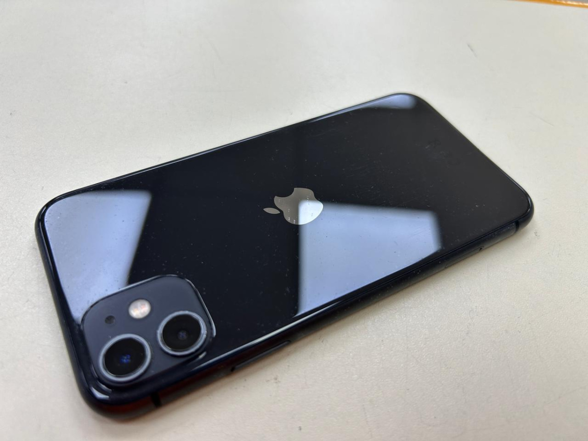 Смартфон Apple iPhone 11 64Gb