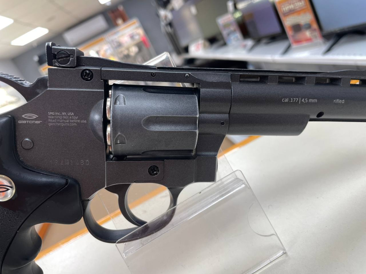 Пистолет пневматический Gletcher SW R4