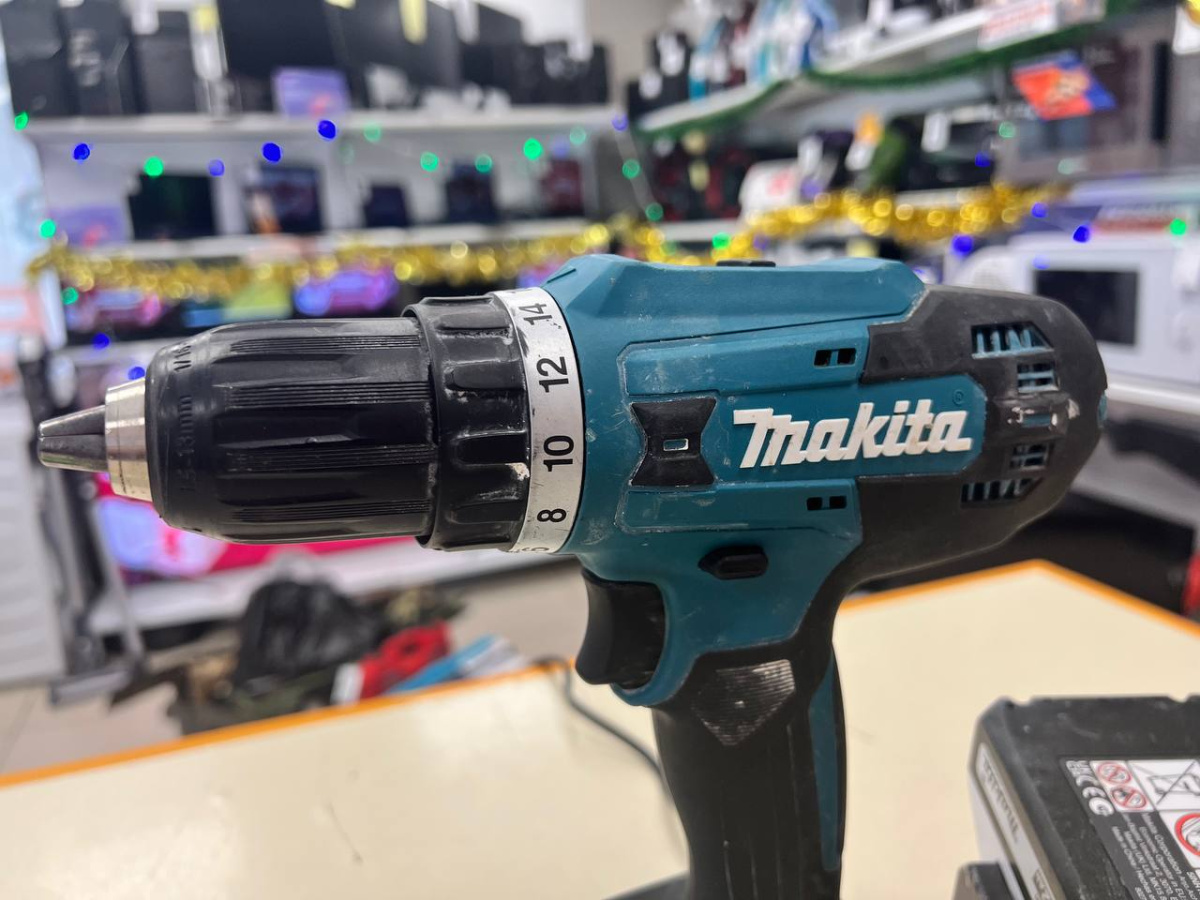 Шуруповерт Makita DF488D