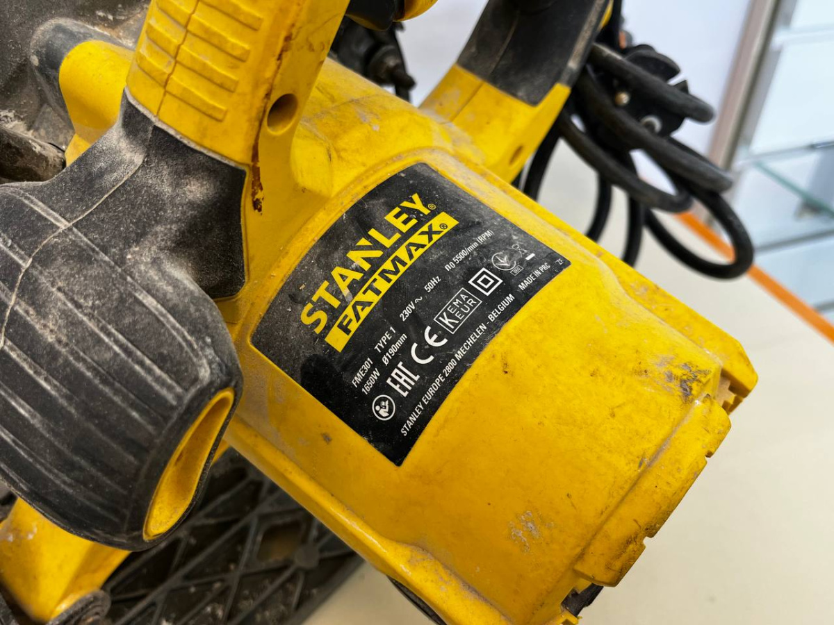 Дисковая пила Stanley Fatmax FME 301