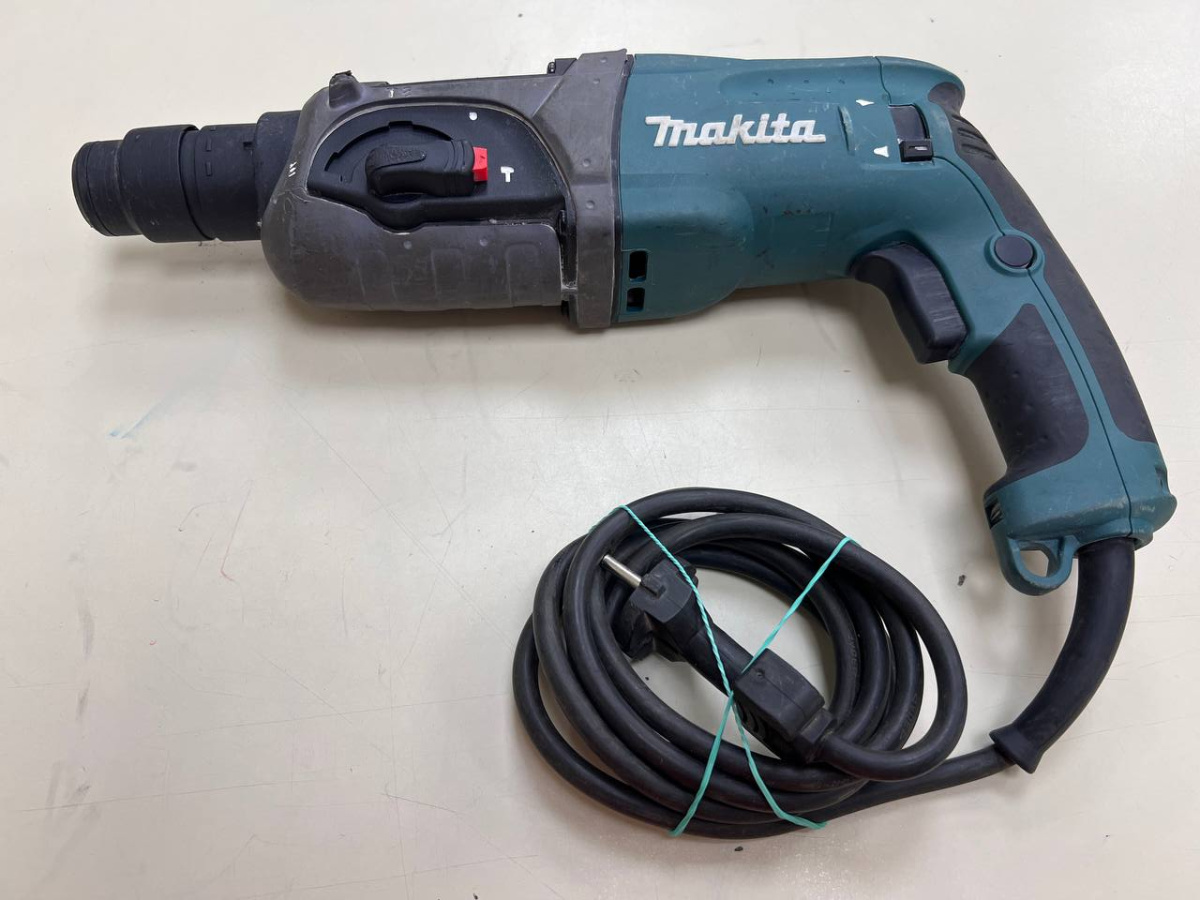 Перфоратор Makita HR2470