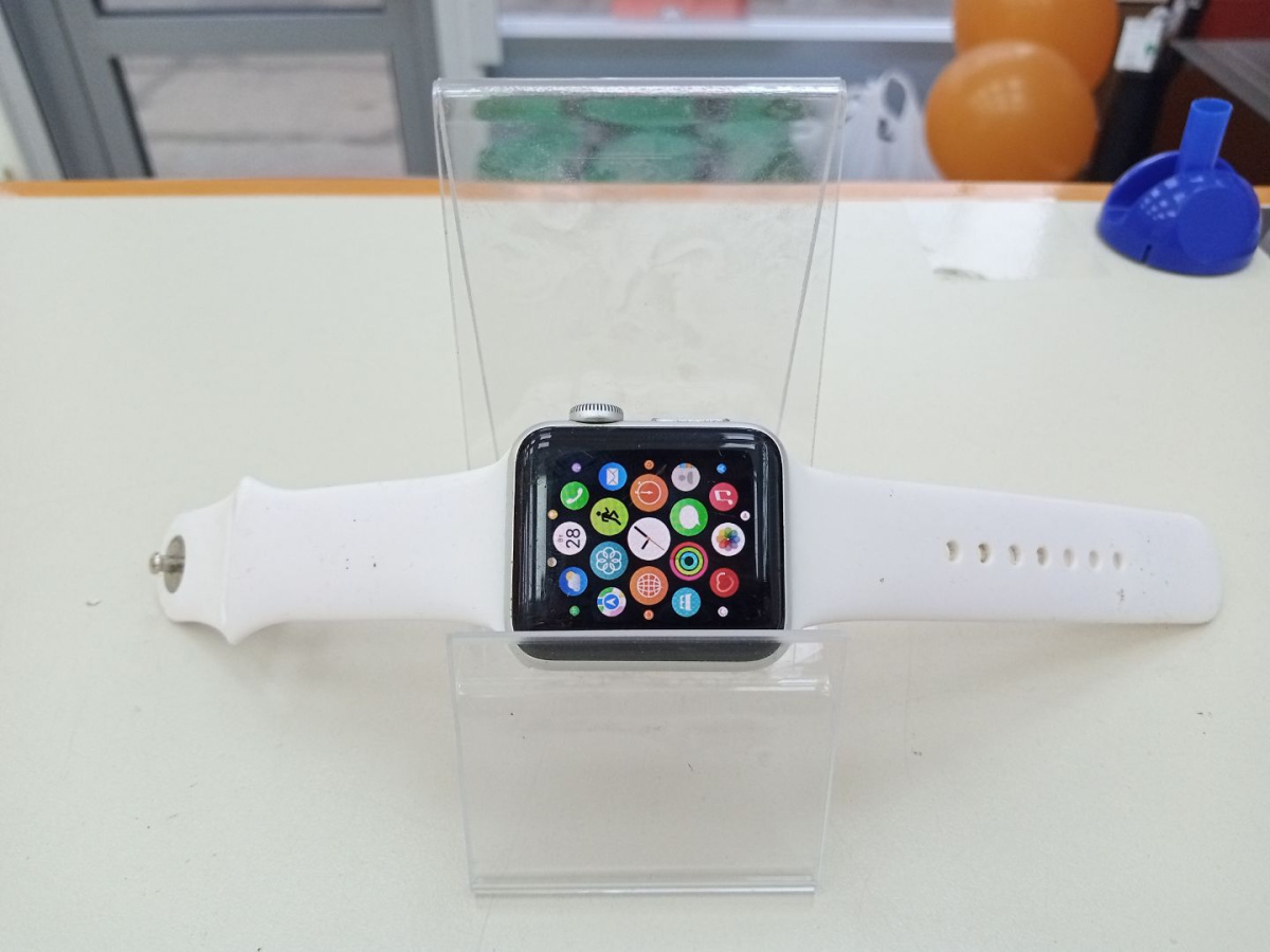 Смарт-часы Apple Watch Series 3 38 мм