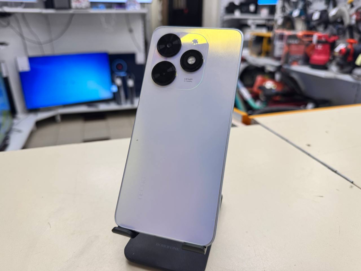 Смартфон Tecno Spark Go 2024 4/64