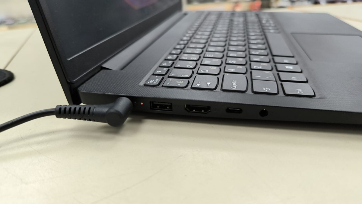 Ноутбук Lenovo V15 G4; Ryzen 3 7320, AMD Graphics, 8 Гб, 500 Гб, Нет