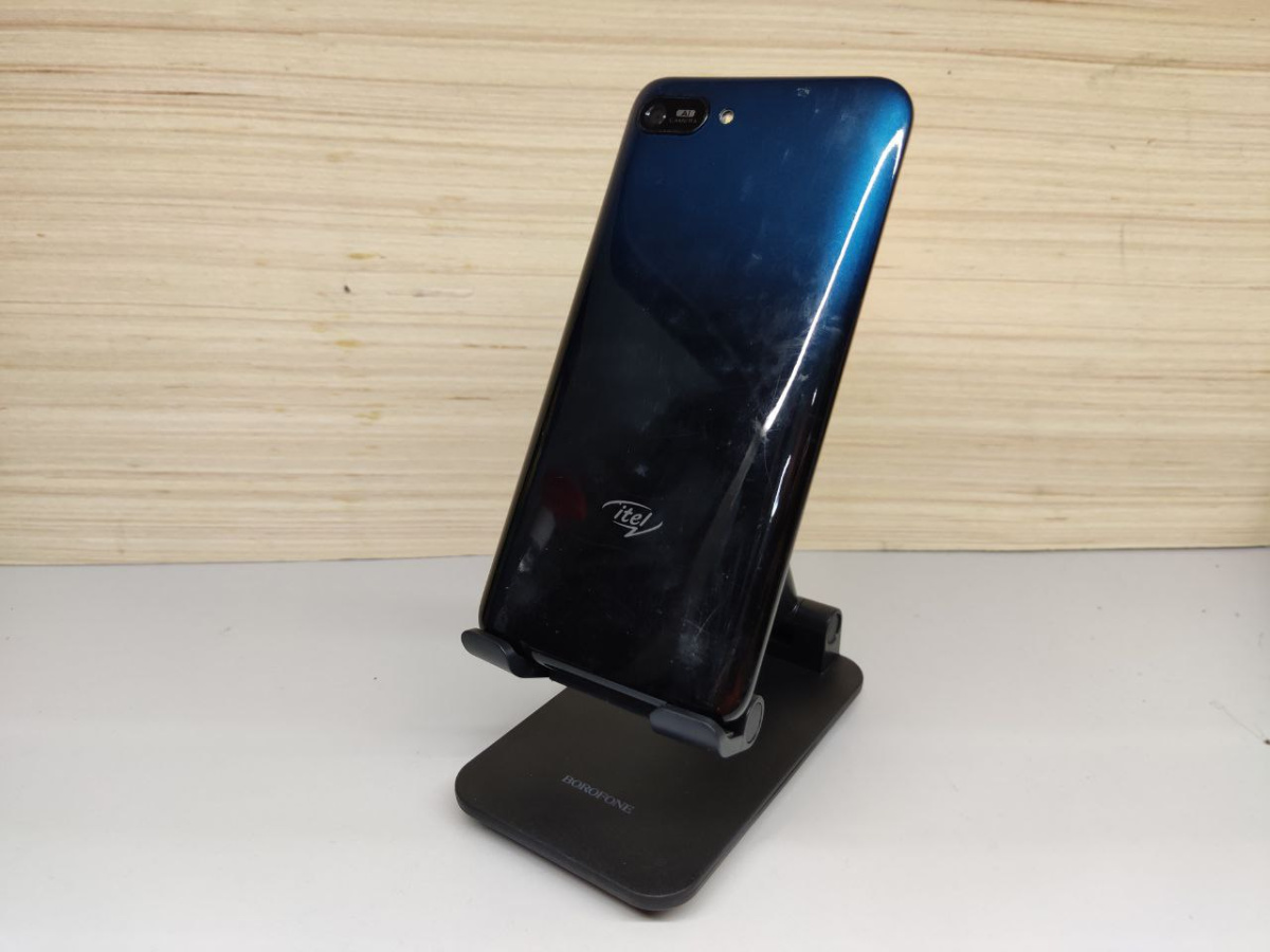 Смартфон Itel A25
