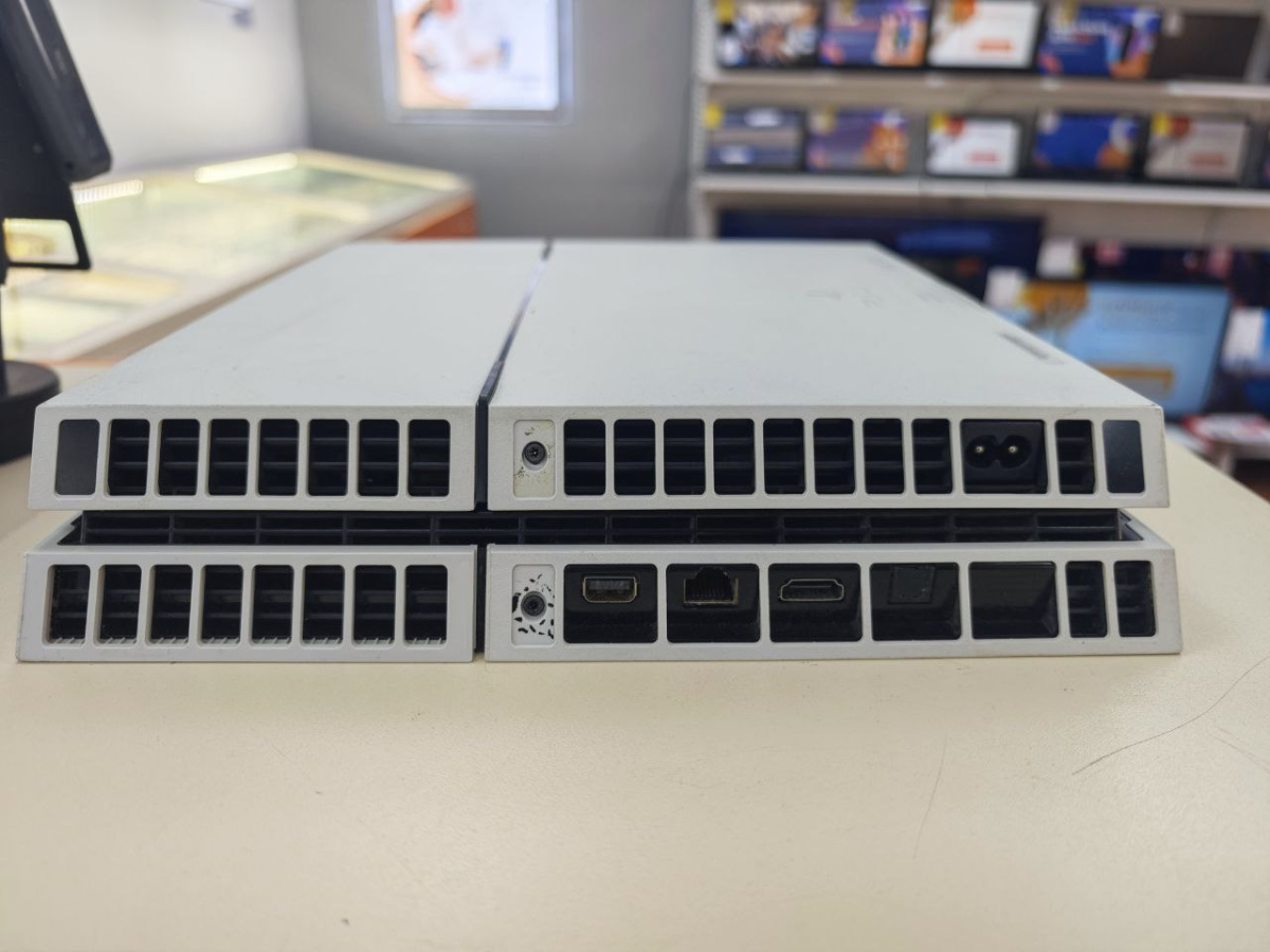 Игровая приставка PlayStation 4 FAT 500GB