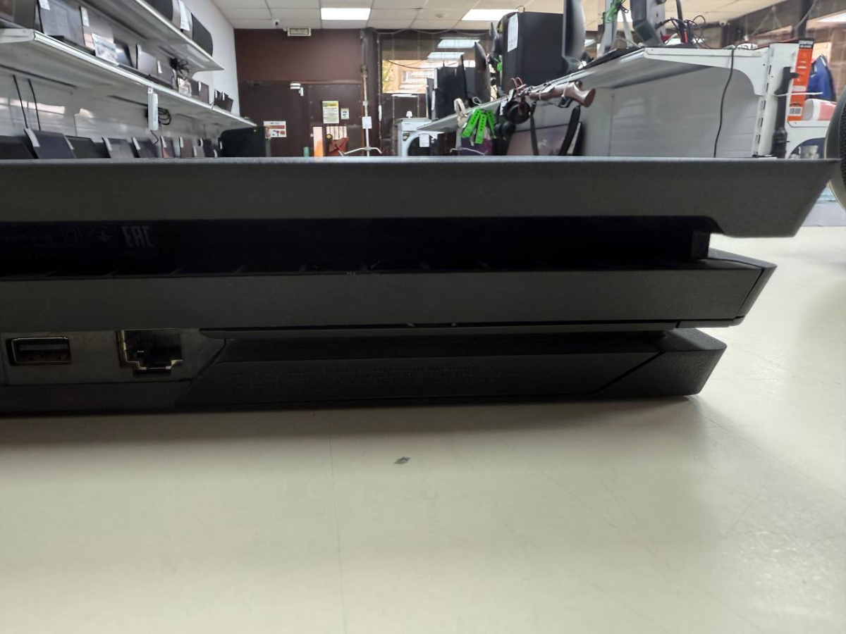 Игровая приставка PlayStation 4 Pro 1Tb