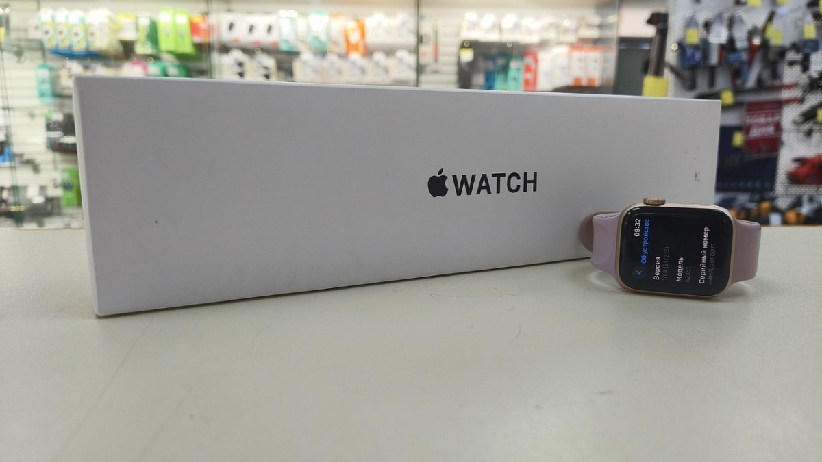 Смарт-часы Apple Watch SE 2020 40mm