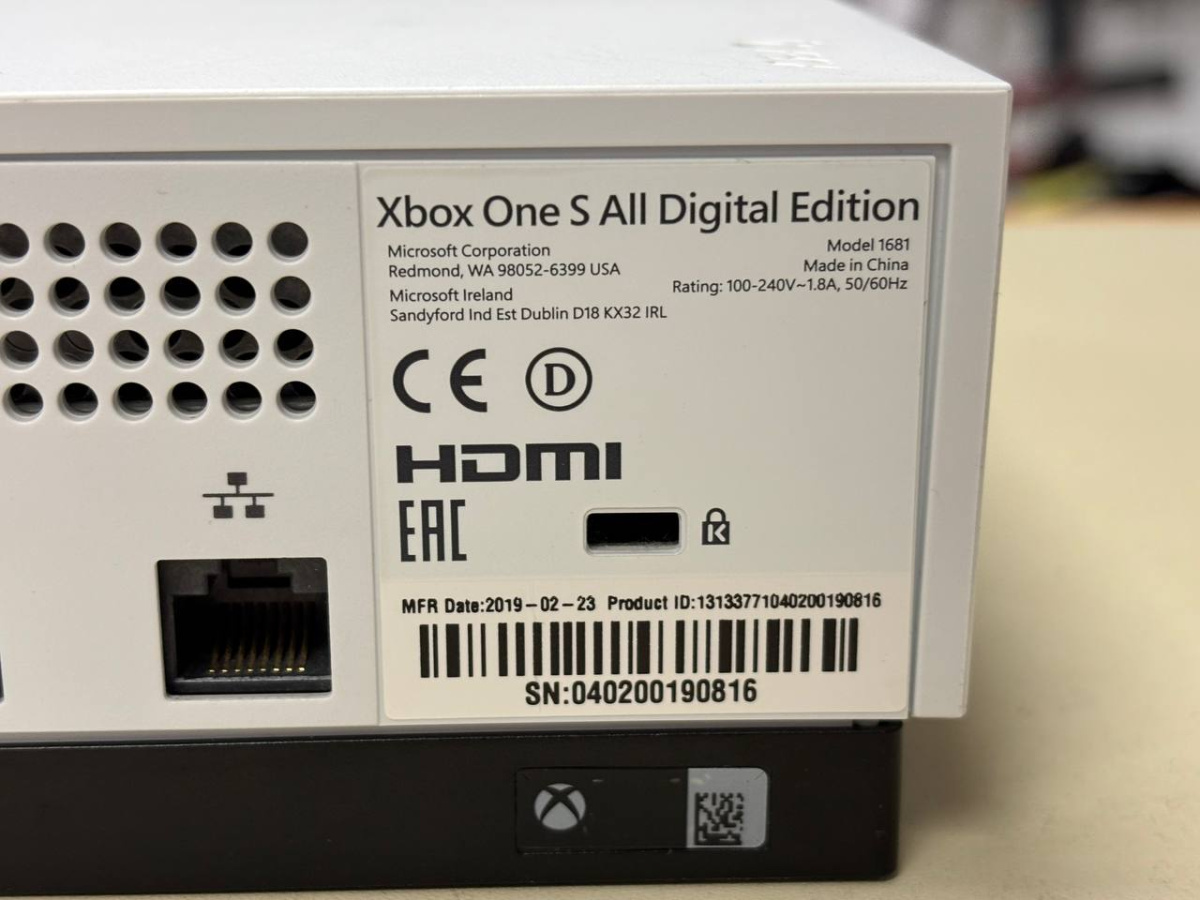 Игровая приставка Xbox One S 1TB
