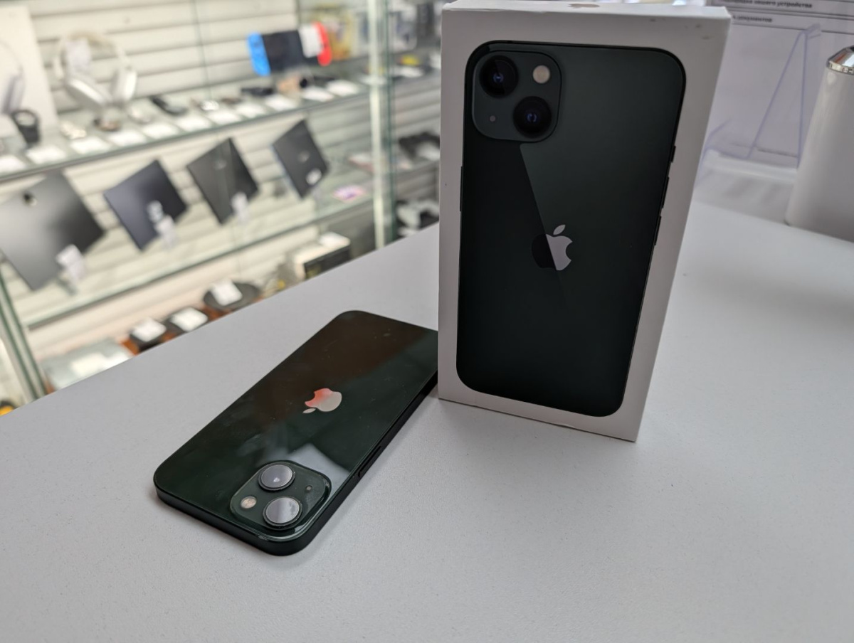 Смартфон Apple iPhone 13 256Gb