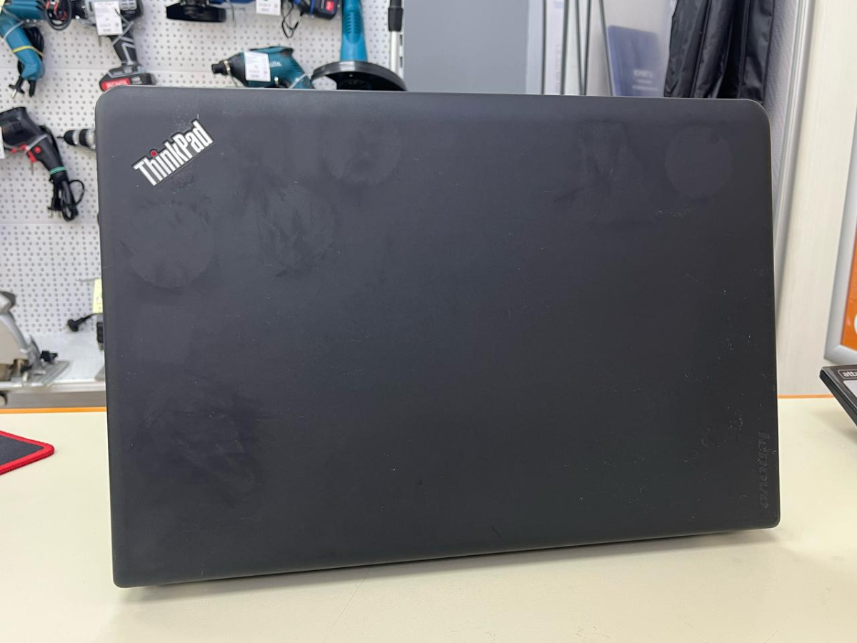 Ноутбук Lenovo; Core i3-4005U, Intel HD Graphics 5500, 4 Гб, 256 Гб, Нет