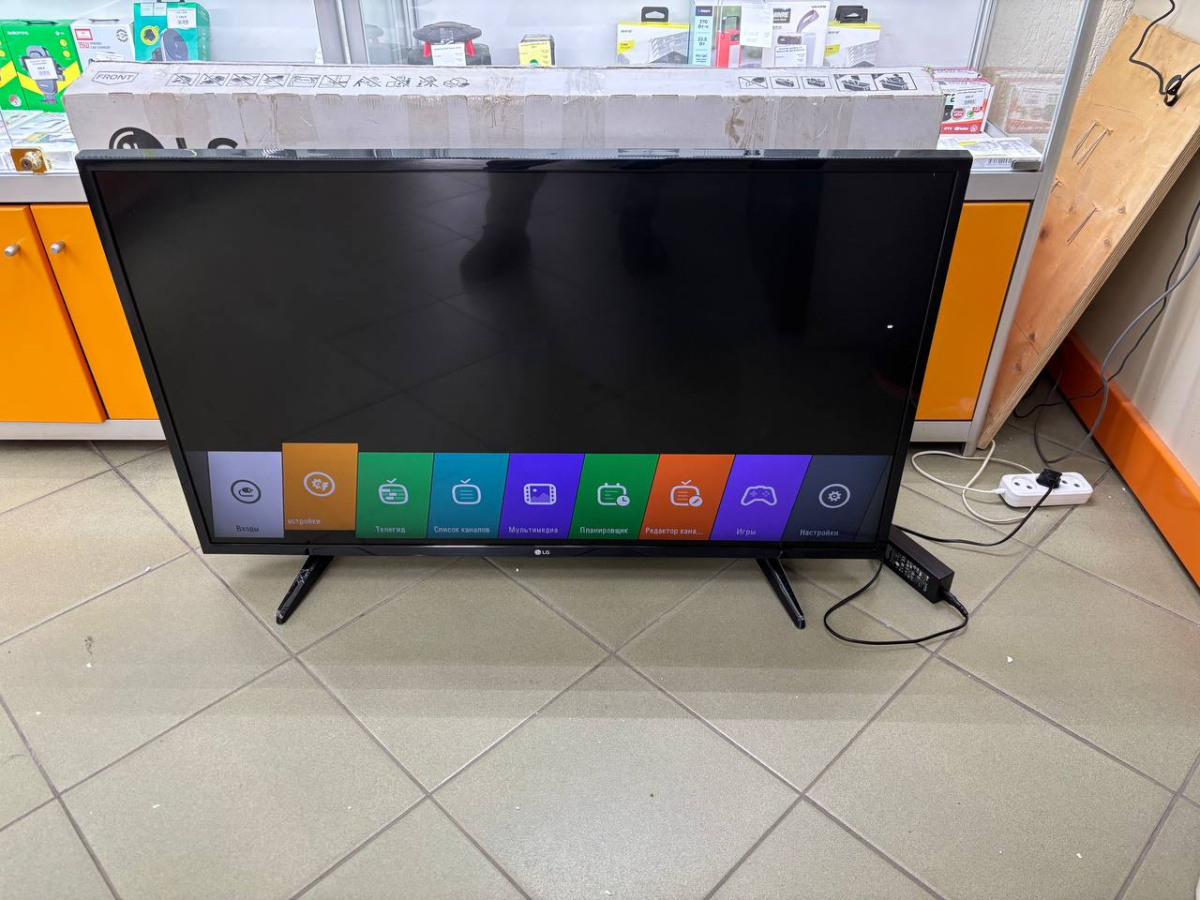 LED Телевизор LG 43U51