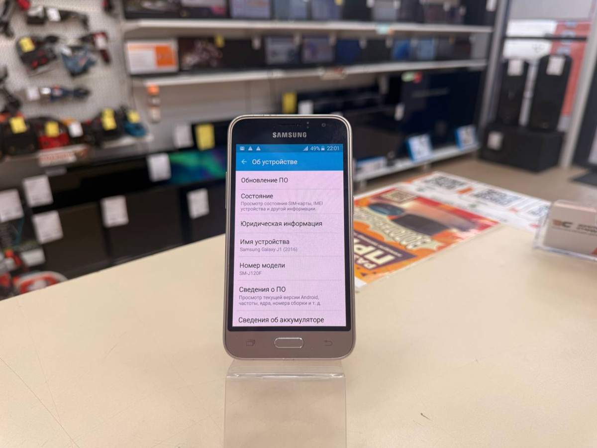Смартфон Samsung Galaxy J1 2016 1/8