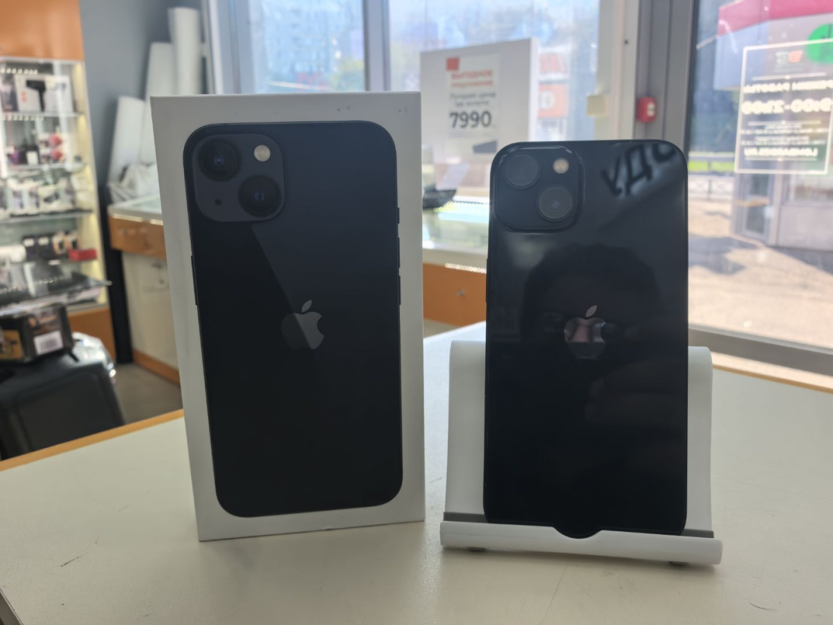Смартфон Apple iPhone 13 128Gb