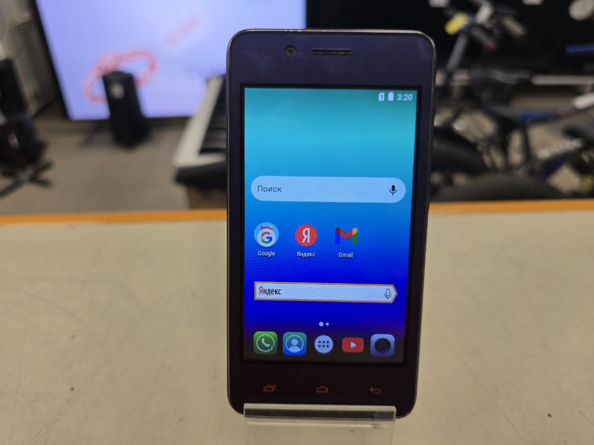 Смартфон Micromax Q402