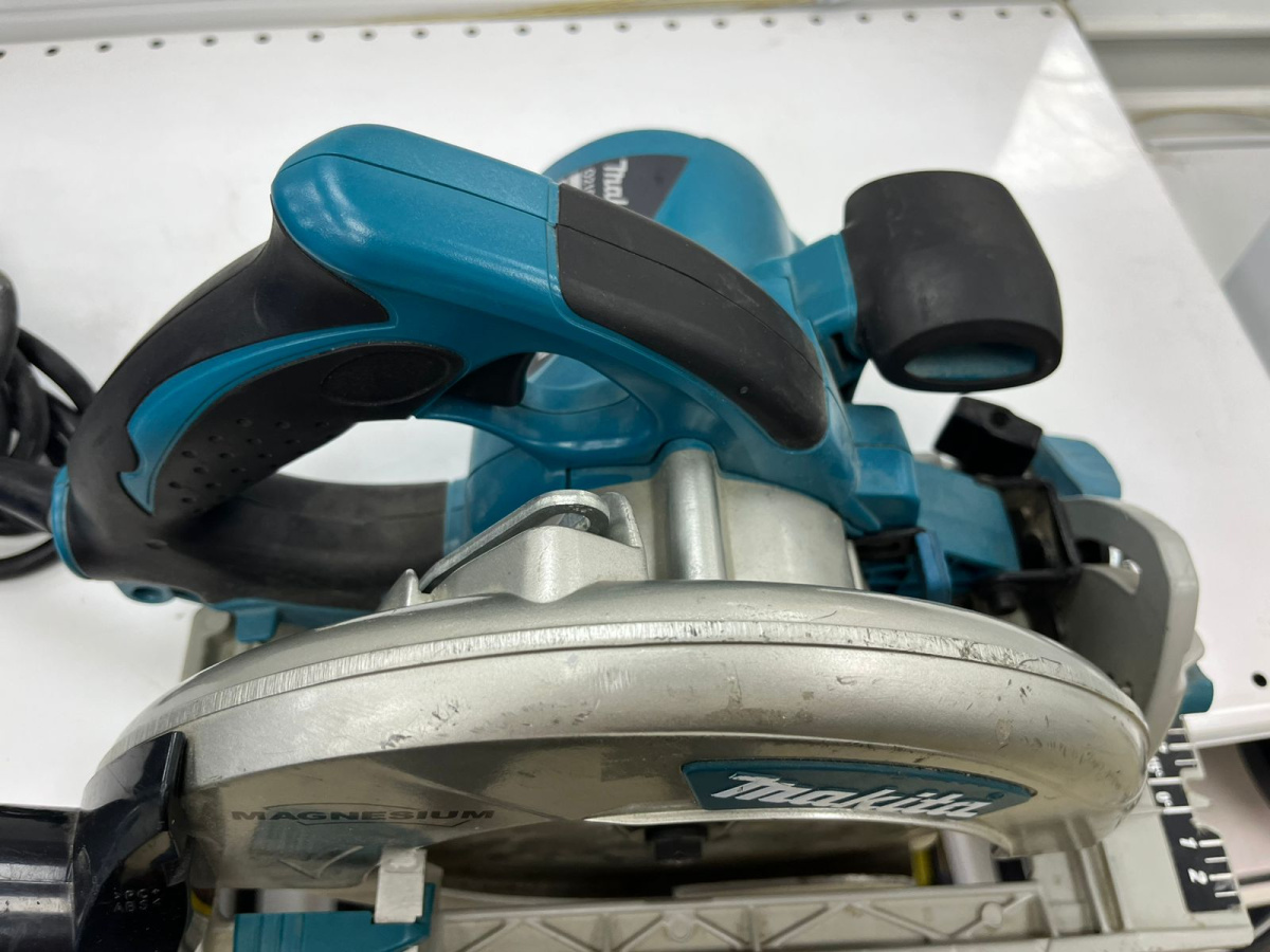 Дисковая пила Makita 5008MG