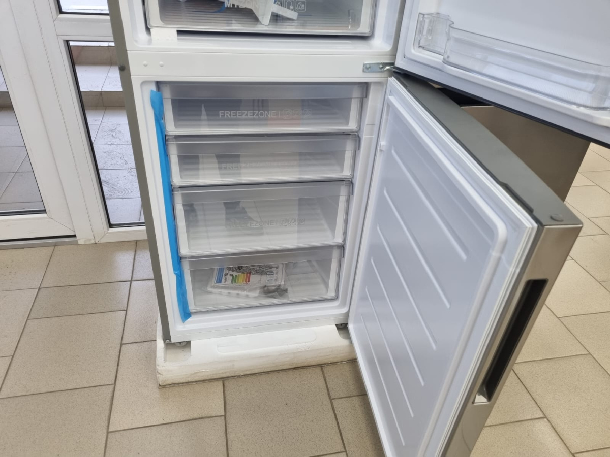 Холодильник Haier C4F640CXU1