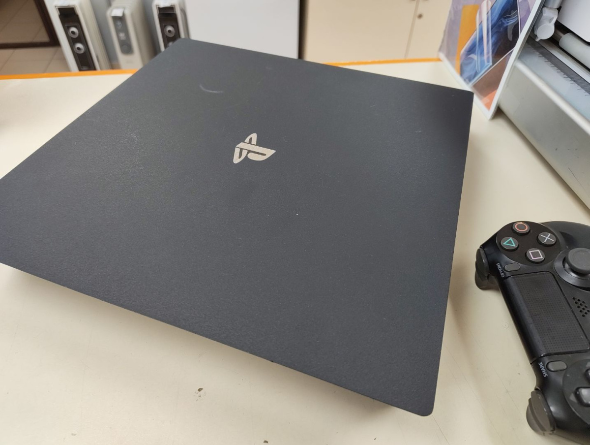 Игровая приставка PlayStation 4 Pro 1Tb