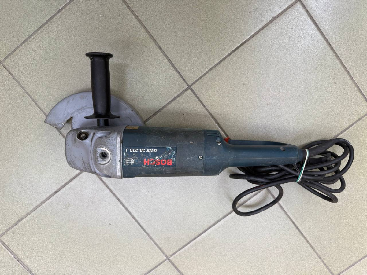 Угловая шлифмашина Bosch GWS 23-230