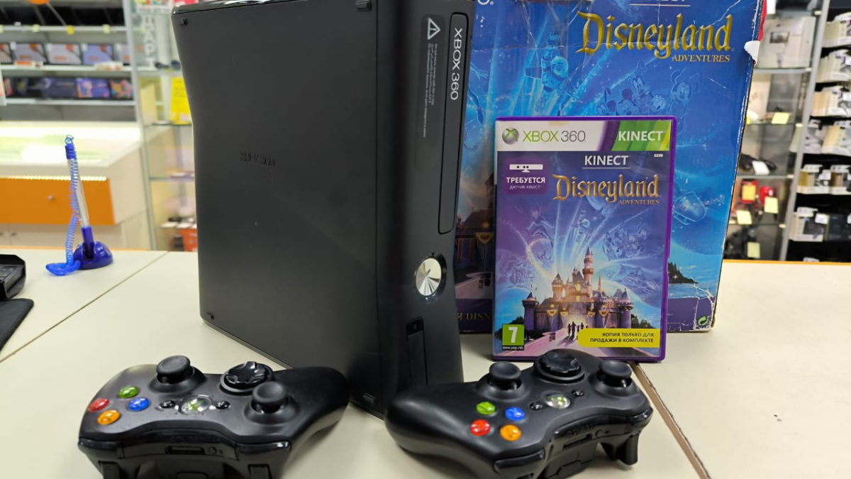 Игровая приставка Xbox 360;