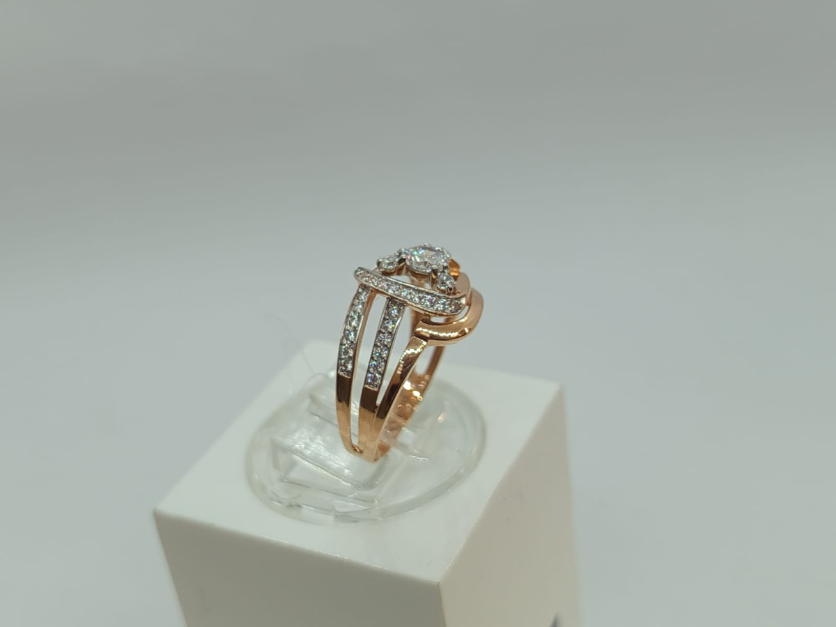 КОЛЬЦО С КАМНЯМИ (Au 585)